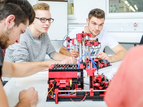 Çoklu İşlem Robotu 